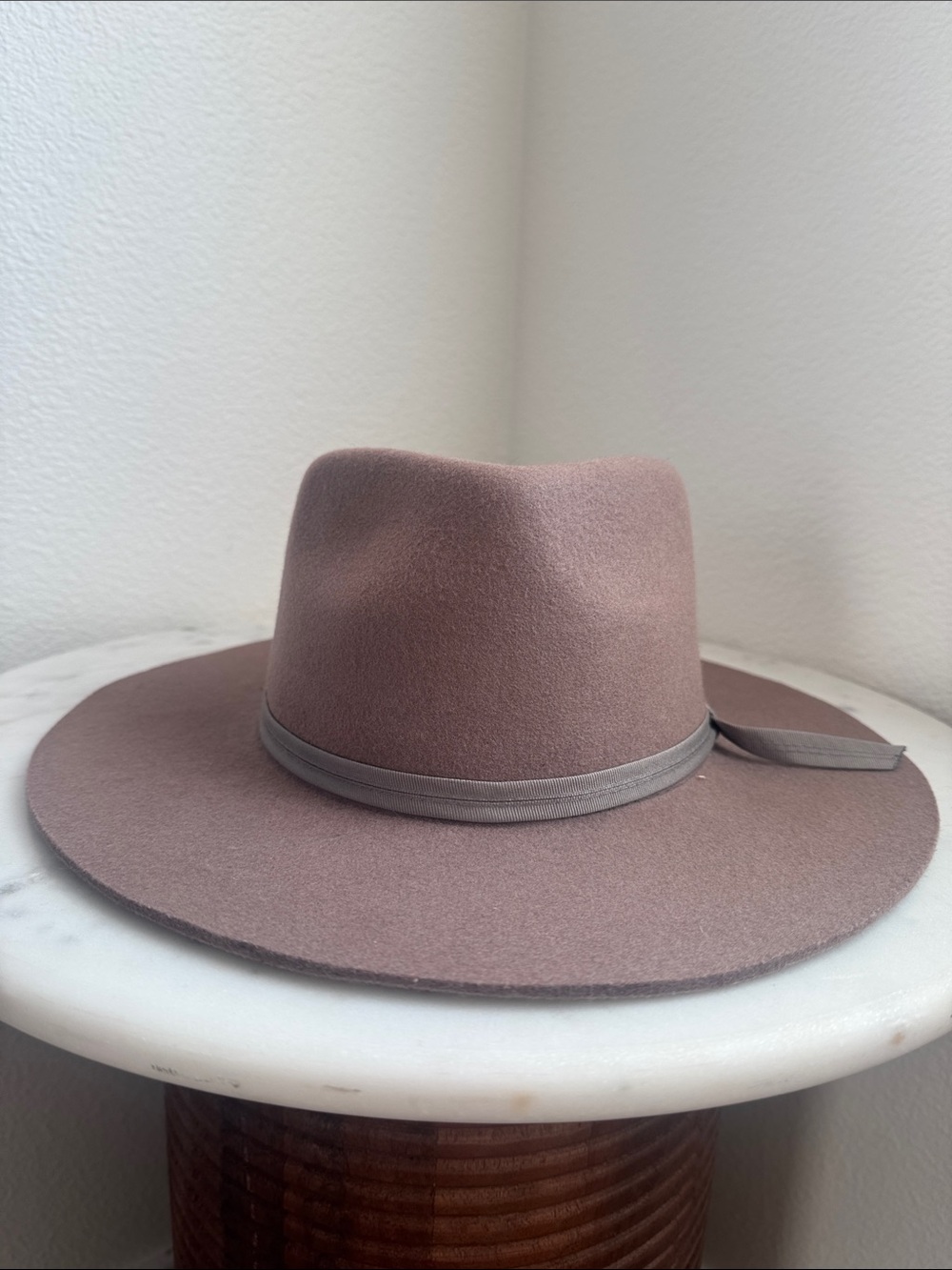 Lack Of Color Wide Brim Felt Fedora Hat - Mauve